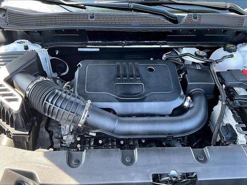 Used 2025 Chevrolet Blazer LT image 9