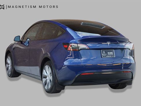 Used 2024 Tesla Model Y Long Range AWD/4WD image 7