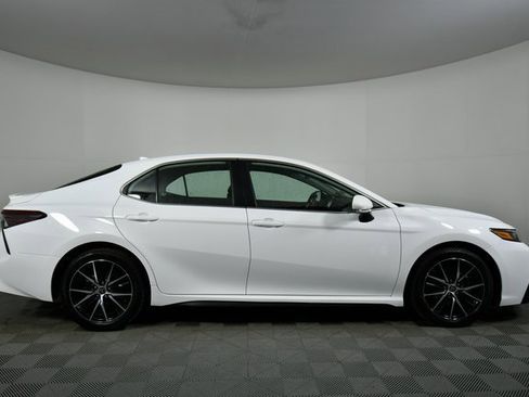 Used 2023 Toyota Camry SE image 15