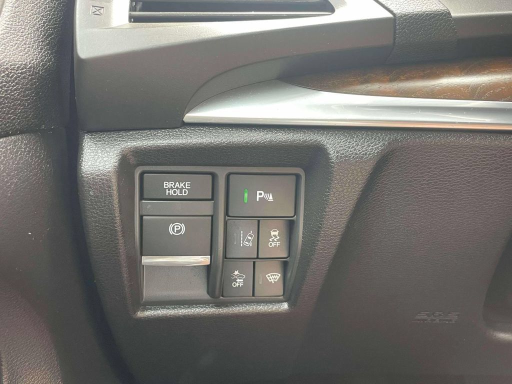Used 2017 Acura MDX w/ Advance Package AWD/4WD image 24
