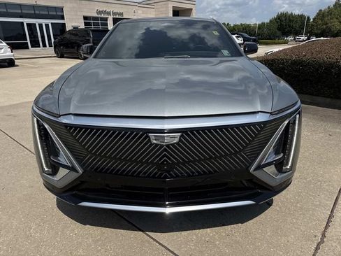 Used 2024 Cadillac Lyriq Luxury w/ LPO, Floor Liner Package AWD/4WD image 2