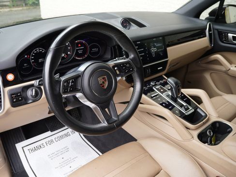 Used 2019 Porsche Cayenne AWD/4WD image 3