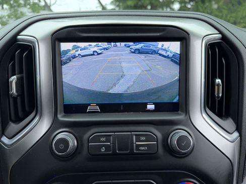 Used 2022 Chevrolet Silverado 1500 LT AWD/4WD image 23