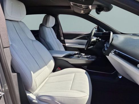 New 2026 Cadillac Lyriq Luxury AWD/4WD image 27