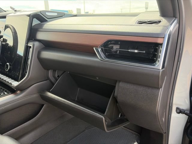 Used 2025 GMC Yukon Denali AWD/4WD image 56