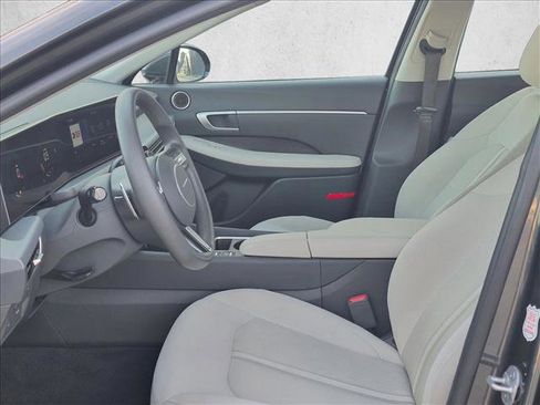 Used 2025 Hyundai Sonata SEL FWD image 14