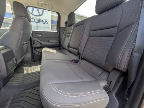 Used 2022 Nissan Frontier SV w/ Technology Package AWD/4WD image 14