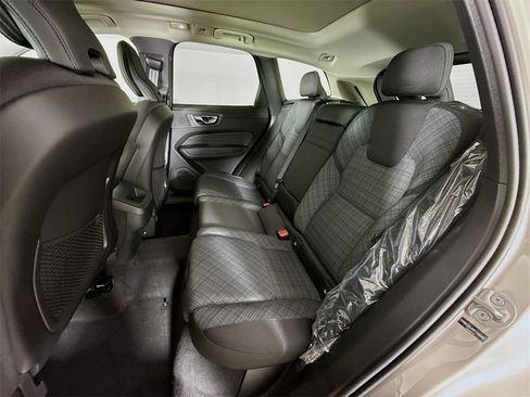 Used 2025 Volvo XC60 B5 Core w/ Protection Package Premier image 25