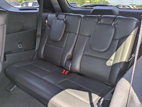 Used 2025 Ford Explorer ST AWD/4WD image 13