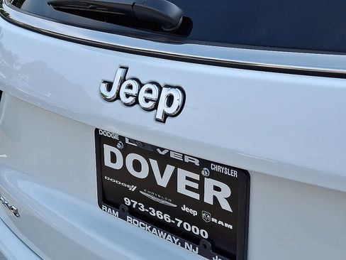 Certified 2025 Jeep Compass Limited AWD/4WD image 35