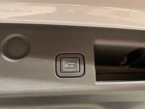 Used 2023 Chevrolet Equinox RS image 13