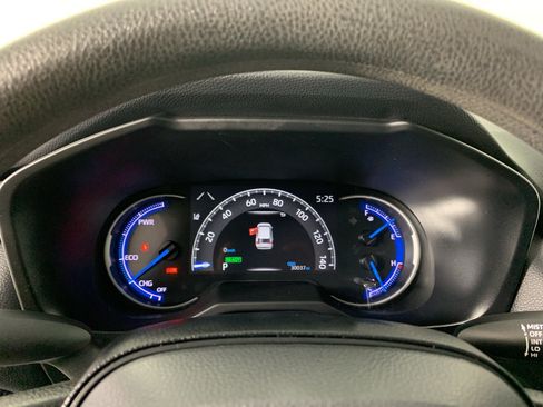 Used 2024 Toyota RAV4 LE AWD/4WD image 22