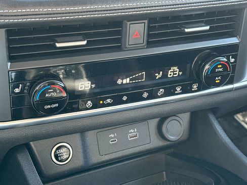 Used 2023 Nissan Rogue SV w/ SV Premium B Package image 18