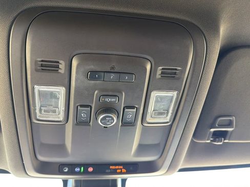 Used 2021 Chevrolet Suburban LT w/ Luxury Package AWD/4WD image 32