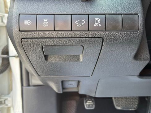 Used 2021 Toyota Camry SE FWD image 11