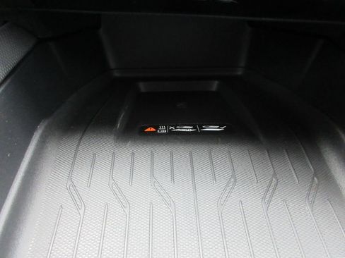 New 2026 Chevrolet Equinox EV LT w/ Convenience Package II image 31