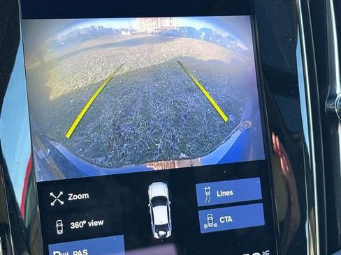 Used 2021 Volvo S60 T6 Momentum w/ Advanced Package image 12