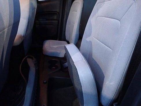 Used 2015 Chevrolet Colorado LT w/ LT Convenience Package RWD image 10