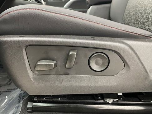 Used 2024 Chevrolet Colorado Z71 w/ Z71 Convenience Package 2 image 12