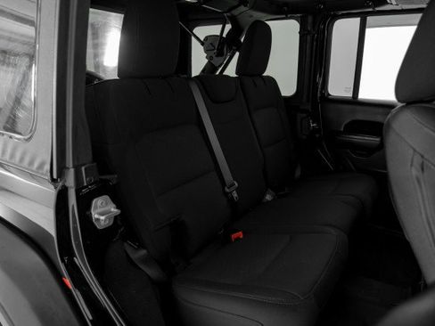 Used 2022 Jeep Wrangler Unlimited Sport image 29