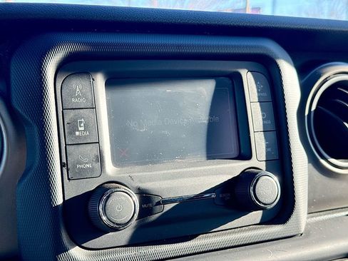 Used 2019 Jeep Wrangler Unlimited Sport S image 25