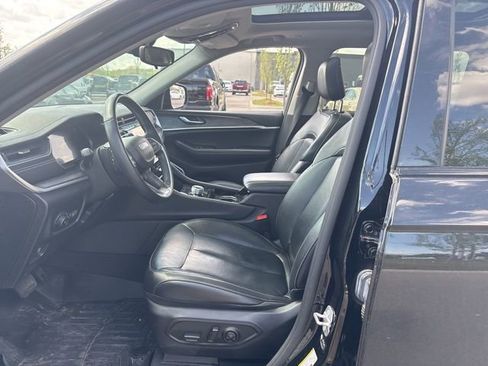 Used 2022 Jeep Grand Cherokee L Limited image 24