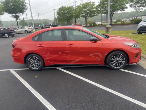 Used 2022 Kia Forte GT-Line w/ GT-Line Premium Package FWD image 5