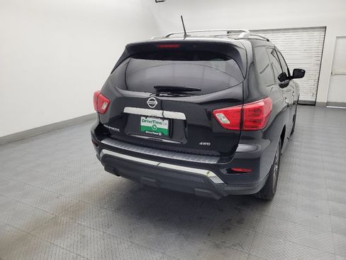 Used 2017 Nissan Pathfinder S AWD/4WD image 7