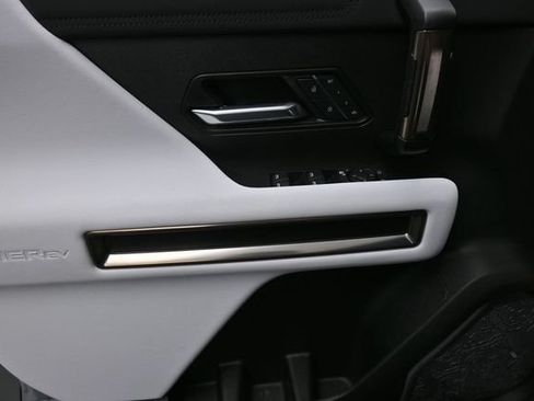 Used 2025 GMC Hummer EV 3X AWD/4WD image 13
