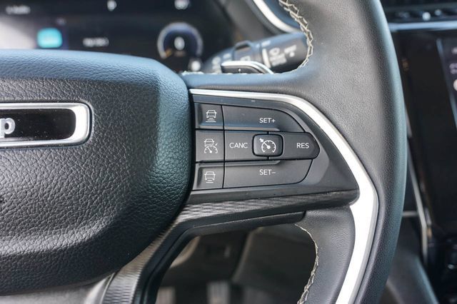 Used 2023 Jeep Grand Cherokee L Laredo AWD/4WD image 25