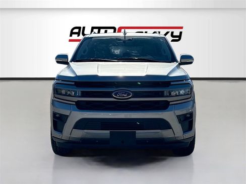Used 2024 Ford Expedition XLT image 2
