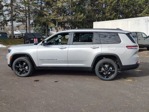 New 2025 Jeep Grand Cherokee L Altitude image 10