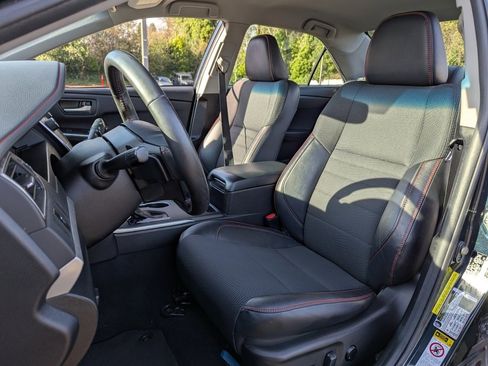 Used 2016 Toyota Camry SE image 22