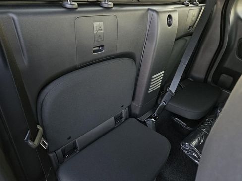 New 2026 Nissan Frontier S image 7