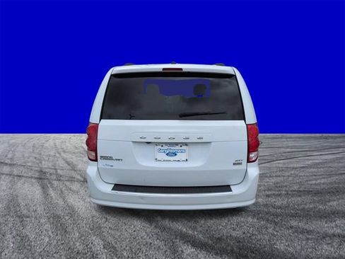 Used 2018 Dodge Grand Caravan SXT FWD image 5
