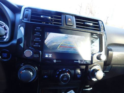 Used 2022 Toyota 4Runner TRD Off-Road Premium image 10