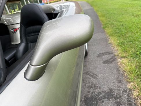 Used 1999 Chevrolet Corvette Convertible w/ Memory Pkg RWD image 17