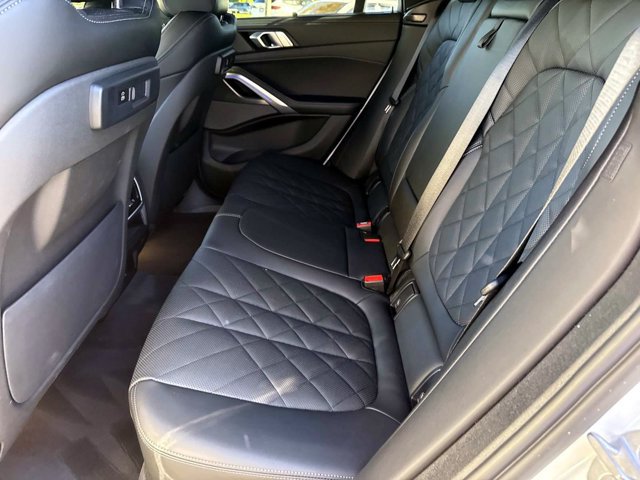 Used 2023 BMW X6 xDrive40i w/ Executive Package AWD/4WD image 14