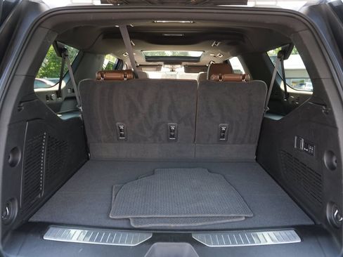 Used 2022 Chevrolet Suburban High Country AWD/4WD image 27