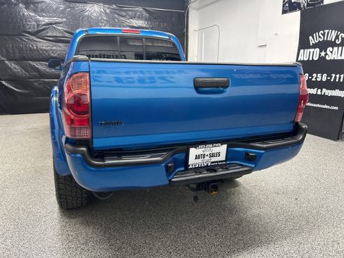 Used 2011 Toyota Tacoma 4x4 Double Cab w/ TRD Sport Pkg w/JBL Audio image 5