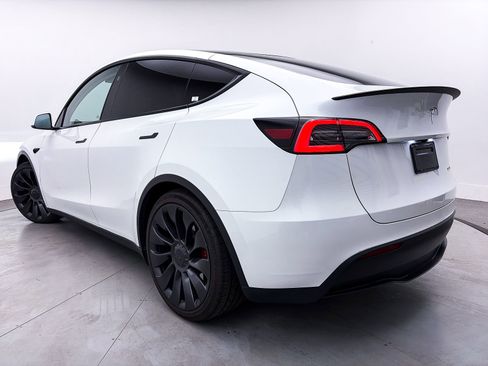 Used 2023 Tesla Model Y Performance image 2
