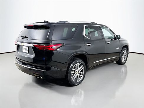 Used 2023 Chevrolet Traverse High Country image 8