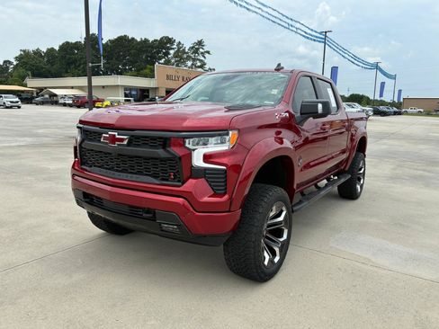 Used 2024 Chevrolet Silverado 1500 RST w/ Convenience Package II AWD/4WD image 2