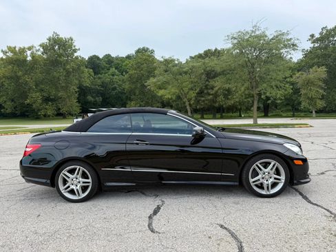 Used 2011 Mercedes-Benz E 550 Cabriolet image 4
