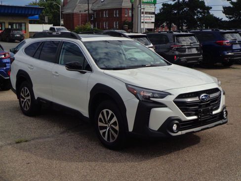 Certified 2025 Subaru Outback Premium AWD/4WD image 3
