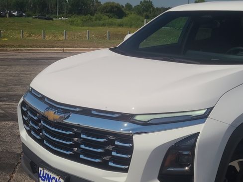 Used 2025 Chevrolet Equinox LT AWD/4WD image 8
