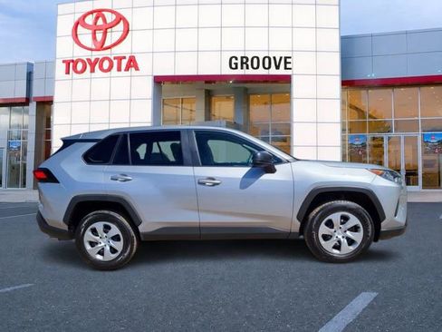 Used 2022 Toyota RAV4 LE AWD/4WD image 7
