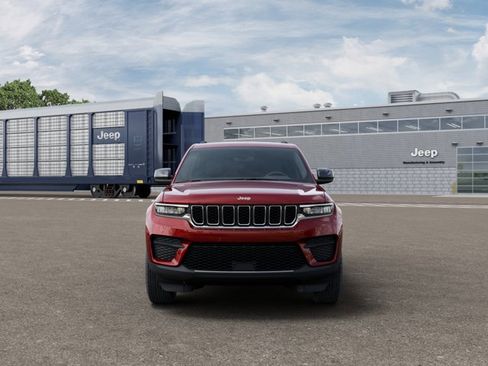 New 2026 Jeep Grand Cherokee Laredo image 6