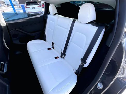 Used 2024 Tesla Model Y Performance image 21