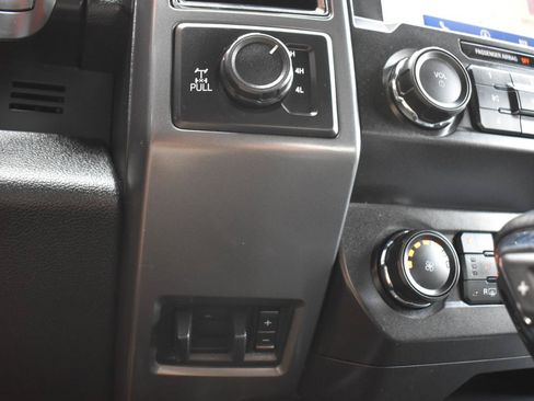 Used 2020 Ford F150 XLT w/ Equipment Group 302A Luxury AWD/4WD image 33